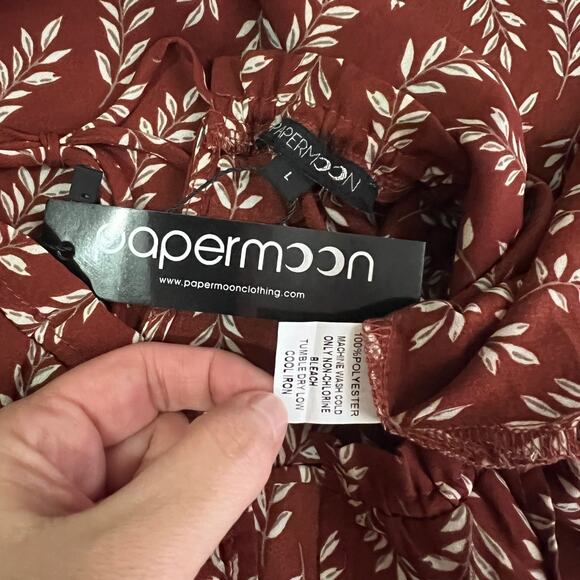 Papermoon LARGE Stitch Fix Front Keyhole Back Tie Short Ruffle Sleeve Blouse - Picture 4 of 10